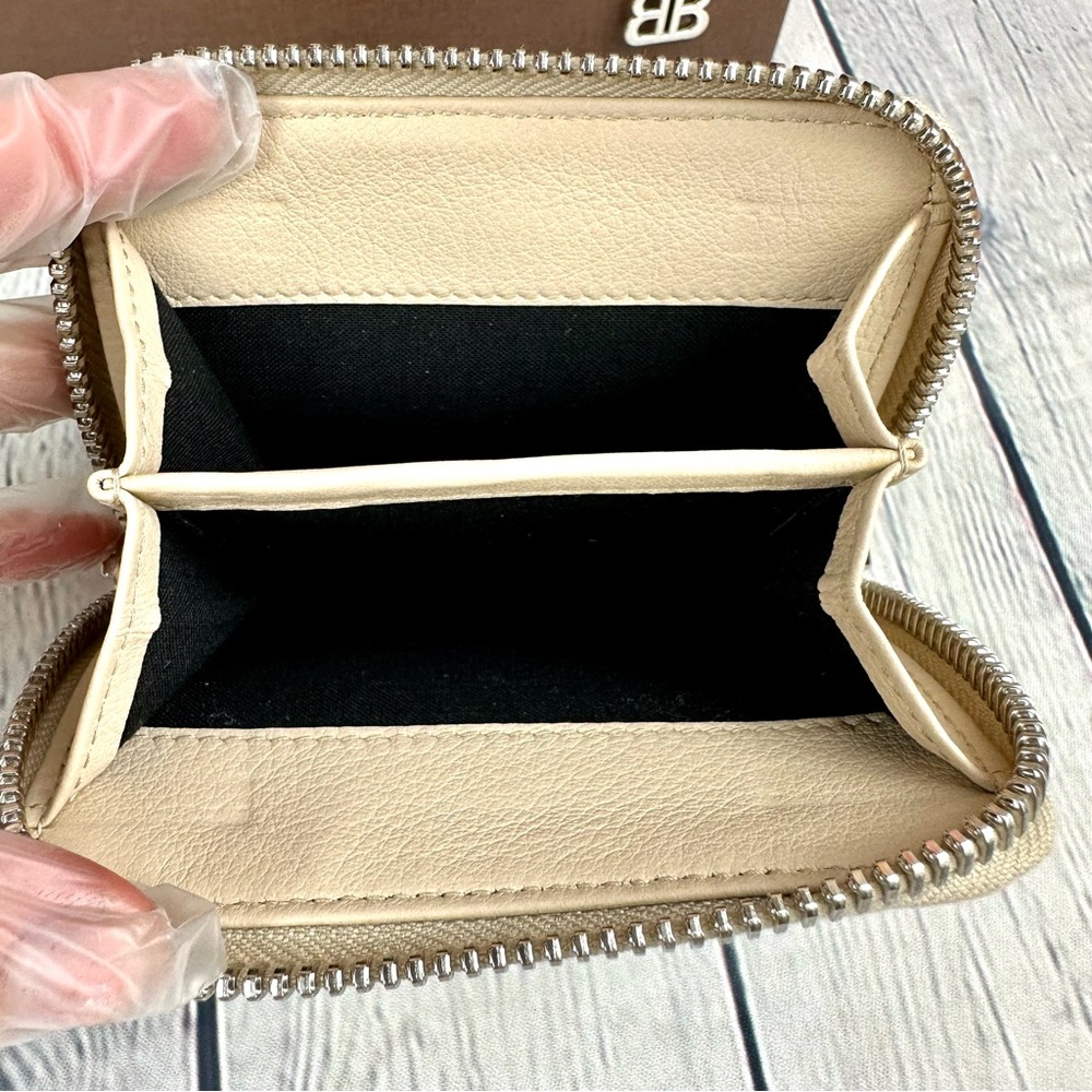 Balenciaga Beige Leather bifold compact zippy wallet with necklace GREAT! - Picture 9 of 16